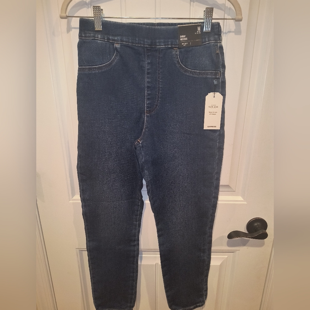 New express pull on jeggings 4/6 Short